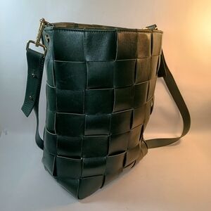 Viola Castelani Milano Green Woven Leather Shoulder Bag